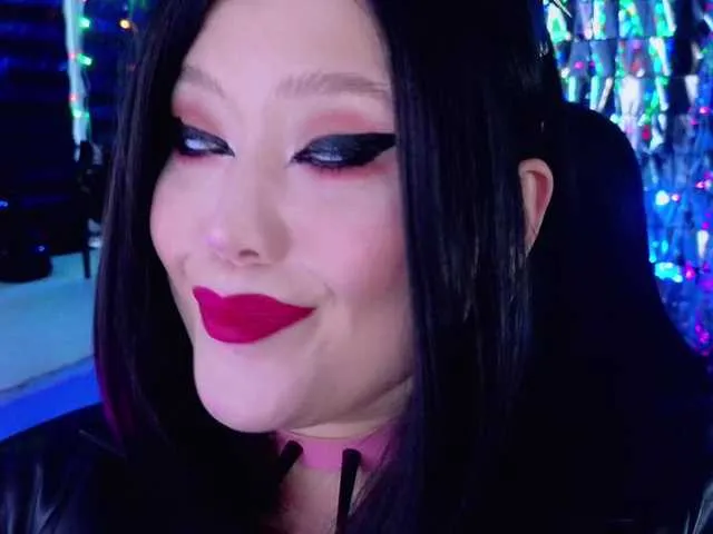 vixenvictoriaa – webcam model profile photo Image 4