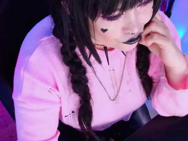 vixenvictoriaa – webcam model profile photo Image 5