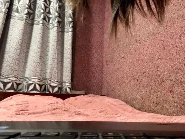 molochnaya000 – webcam model profile photo Image 3