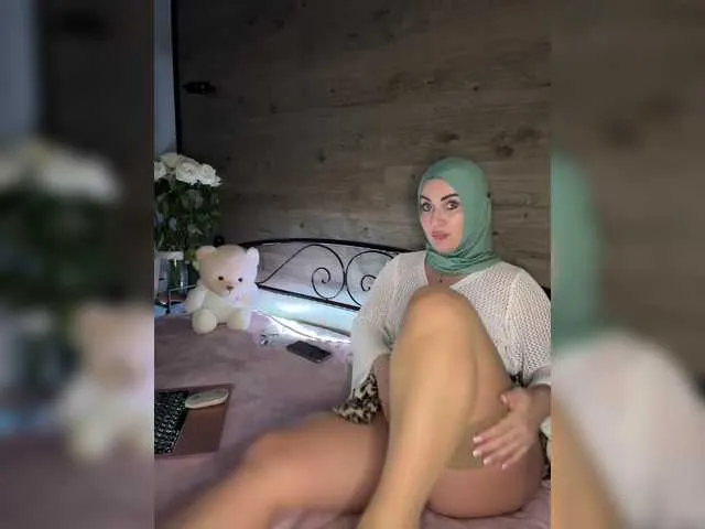 MaddieBryggs – webcam model profile photo Image 17