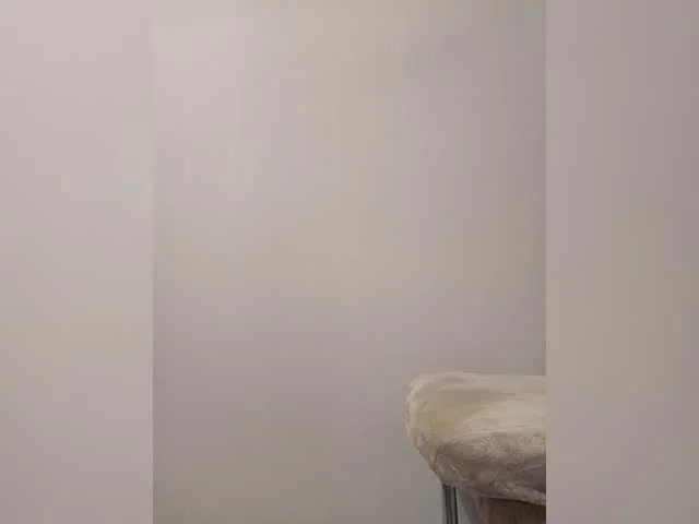 MaddieBryggs – webcam model profile photo Image 2