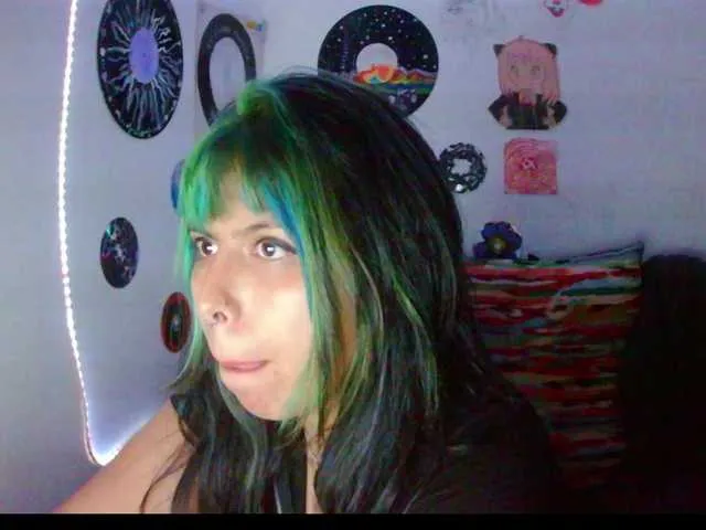 MinniMia – webcam model profile photo Image 2