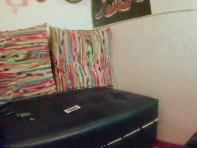 MinniMia – webcam model profile photo Image 9