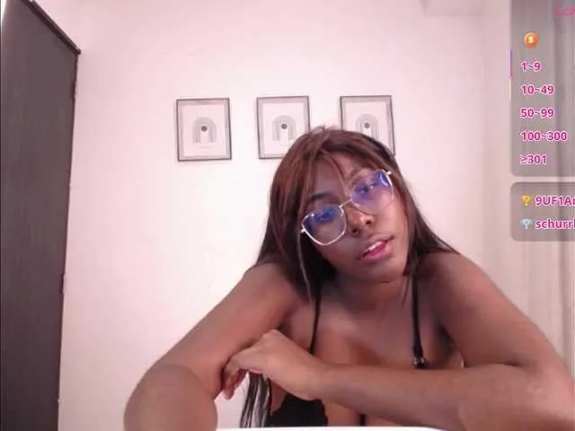 liarouseyy – webcam model profile photo