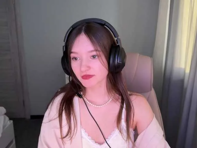 WhoreRobot – webcam model profile photo Image 3