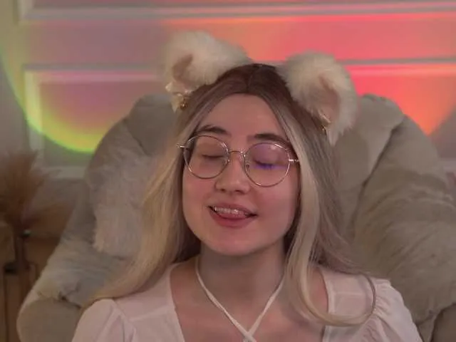 lili-meow Image 2