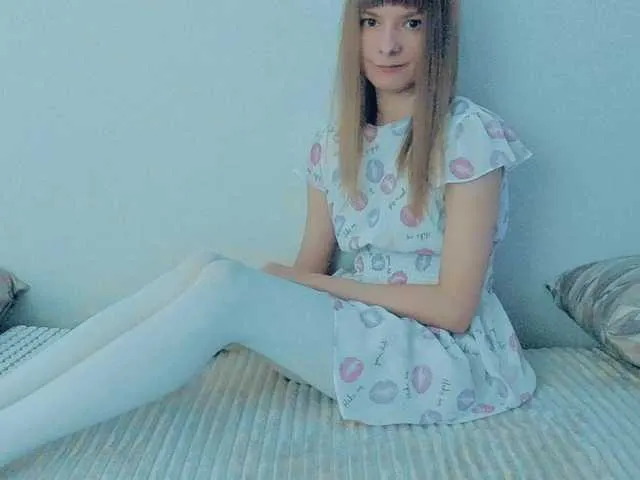 MinniMia – webcam model profile photo Image 16