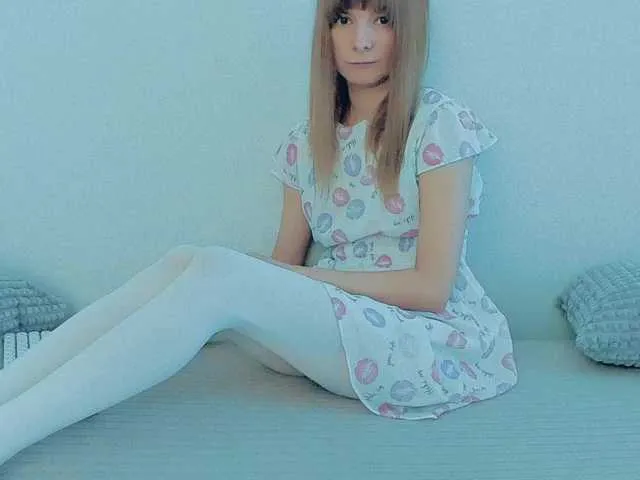 MinniMia – webcam model profile photo Image 4