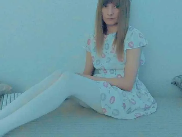 MinniMia – webcam model profile photo Image 5