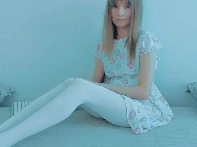 MinniMia – webcam model profile photo Image 6