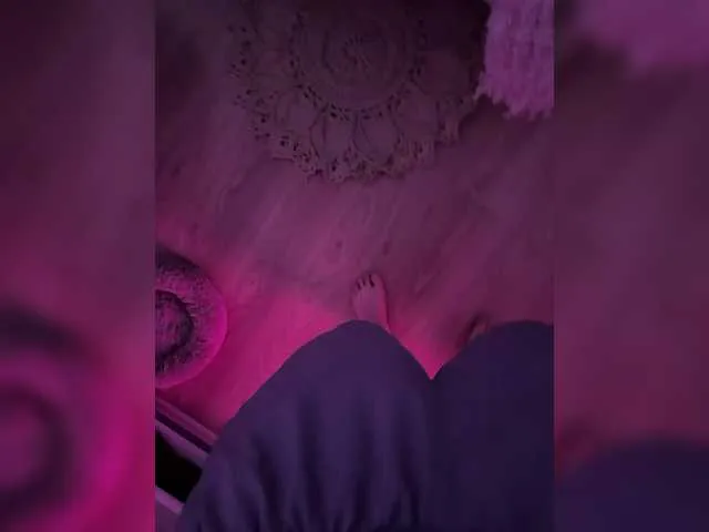 biancastrongg – webcam model profile photo Image 4