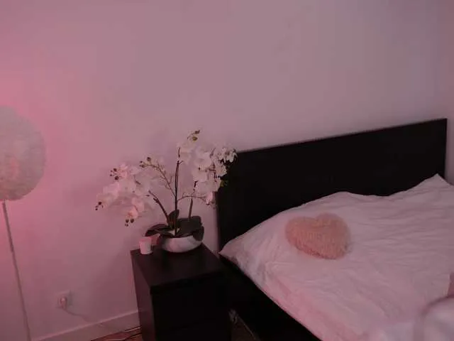 LilyColins Image 2