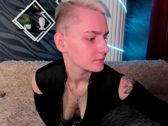 LindaBryantt – webcam model profile photo