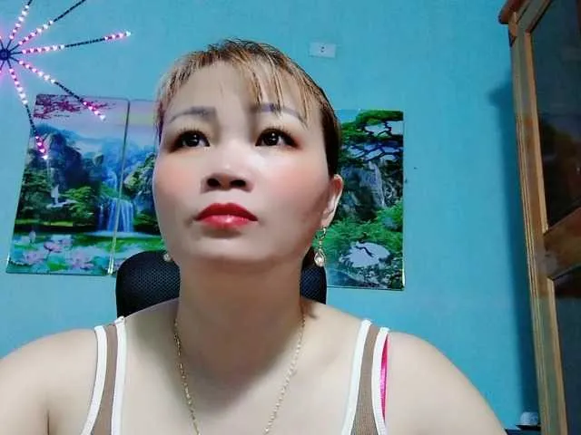mikka_ela – webcam model profile photo Image 14