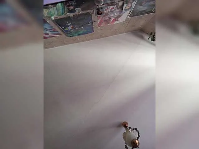 Ellidi – webcam model profile photo Image 15