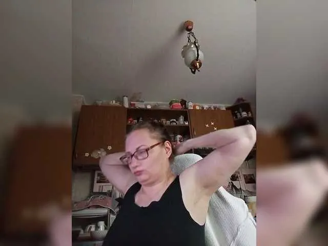 Ellidi – webcam model profile photo Image 19