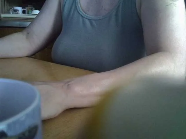 Ellidi – webcam model profile photo Image 4