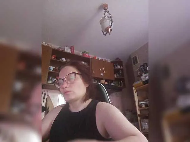 Ellidi – webcam model profile photo Image 7