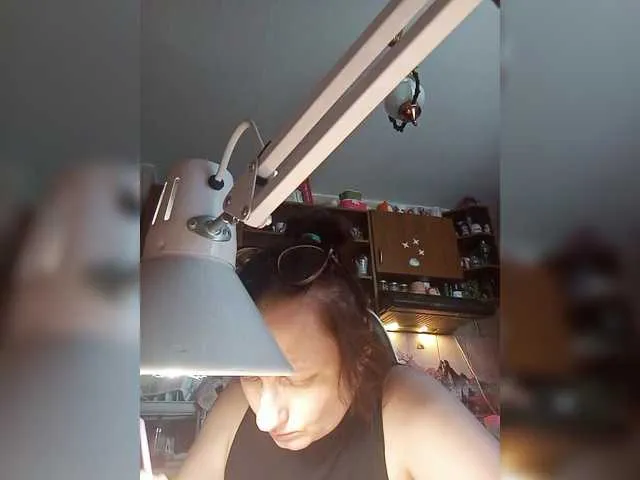 Ellidi – webcam model profile photo Image 8