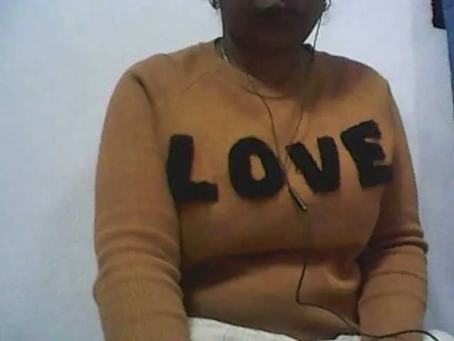 glossybabe_ – webcam model profile photo Image 18