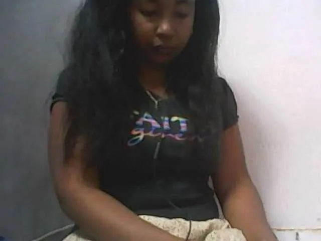 glossybabe_ – webcam model profile photo Image 9