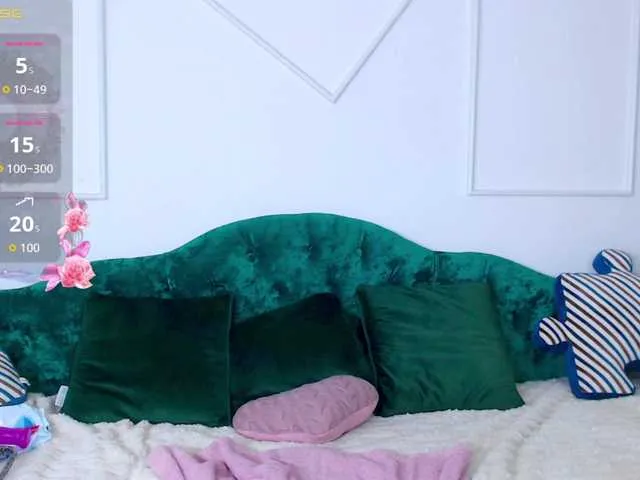 diffgirls1-1 – webcam model profile photo Image 8