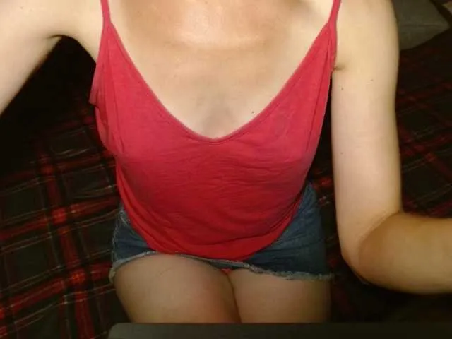 Kristallik-1 – webcam model profile photo Image 12