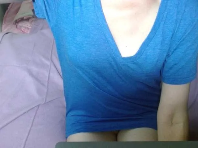 Kristallik-1 – webcam model profile photo Image 8