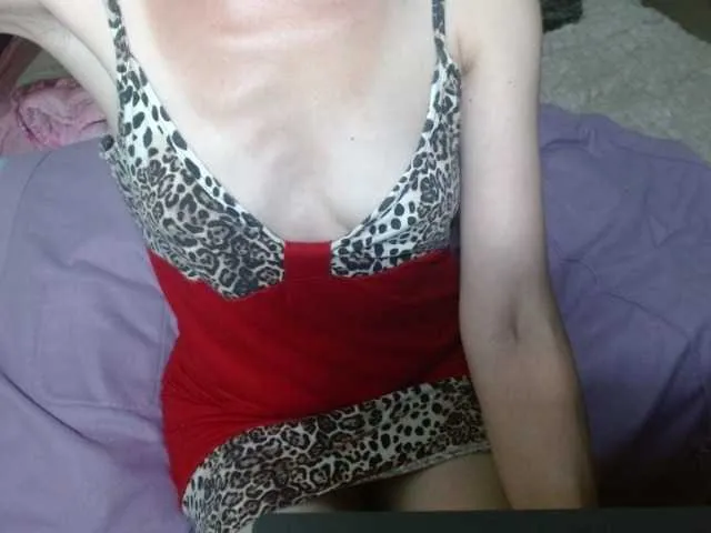 Kristallik-1 – webcam model profile photo Image 9