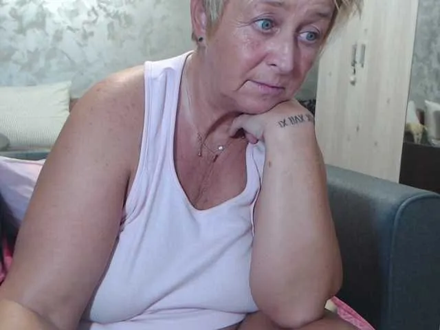 angelina_class_7 – webcam model profile photo Image 12