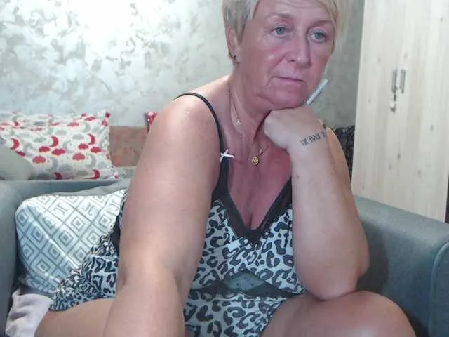 angelina_class_7 – webcam model profile photo Image 9