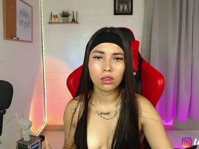 Lucyy-Rose Profile Image