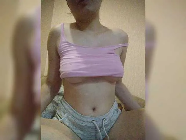 Likachkaa – webcam model profile photo Image 14