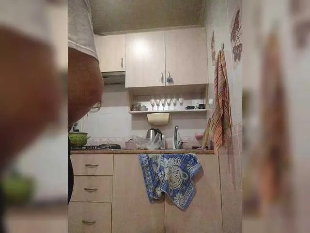 Likachkaa – webcam model profile photo Image 16