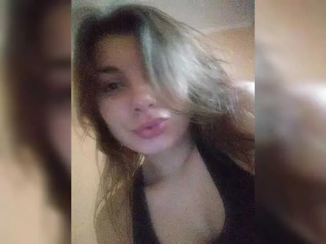 Likachkaa – webcam model profile photo Image 4