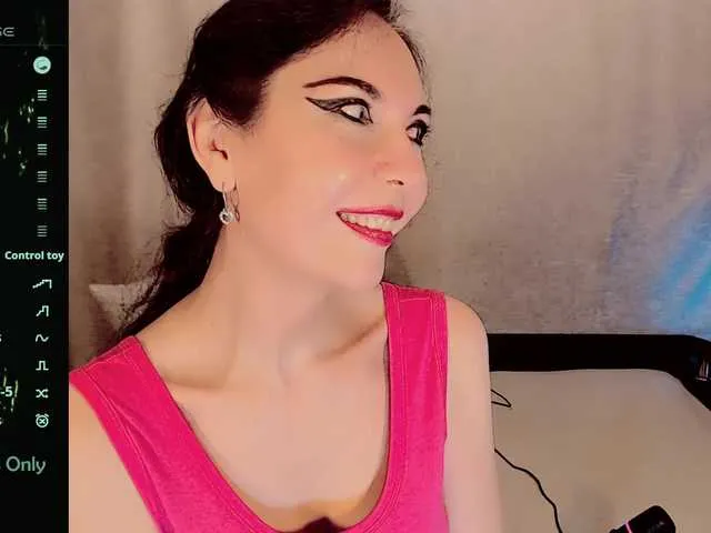 Kristallik-1 – webcam model profile photo Image 4