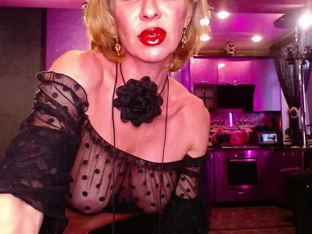 candylux4 – webcam model profile photo Image 9