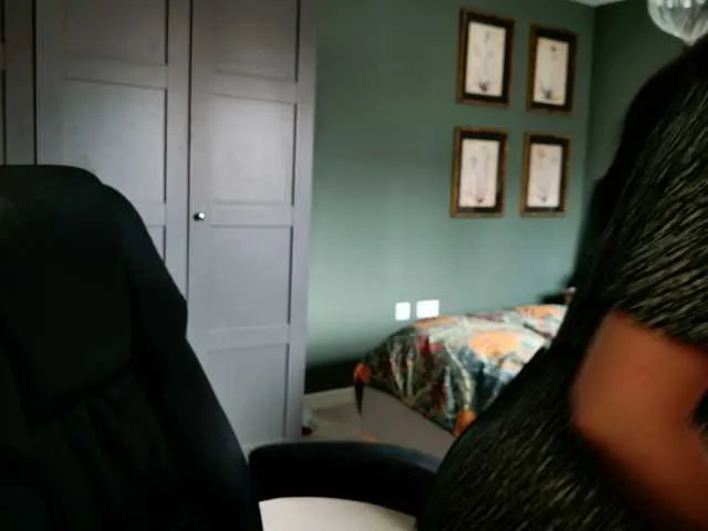 krissone – webcam model profile photo Image 18