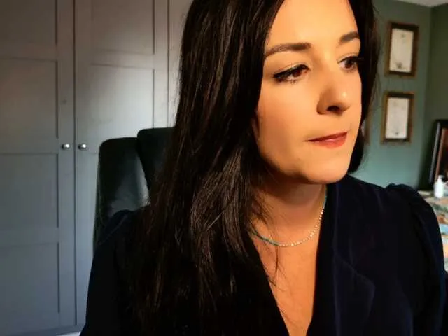 krissone – webcam model profile photo Image 4