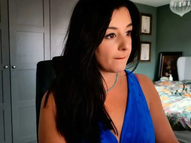 krissone – webcam model profile photo Image 9