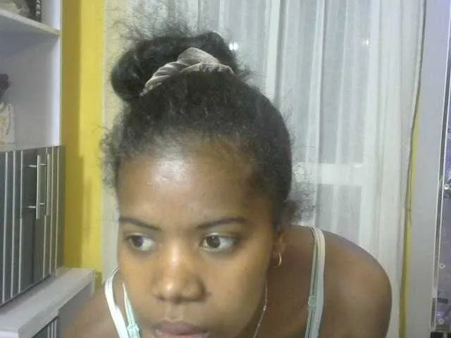 little__sophie18 – webcam model profile photo Image 13