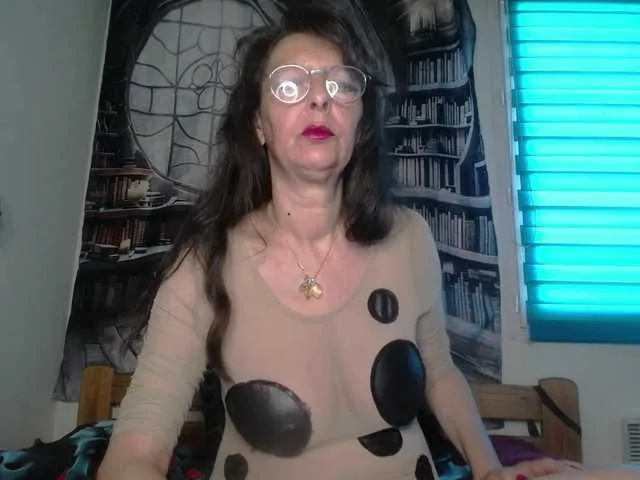 glossybabe_ – webcam model profile photo Image 13