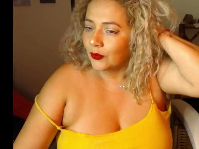 Ellidi – webcam model profile photo Image 10