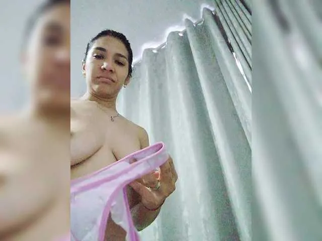 bigclit_luisa – webcam model profile photo Image 12