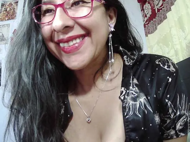 Princess-Dia – webcam model profile photo Image 2