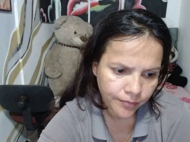 HoneyNSir – webcam model profile photo Image 15