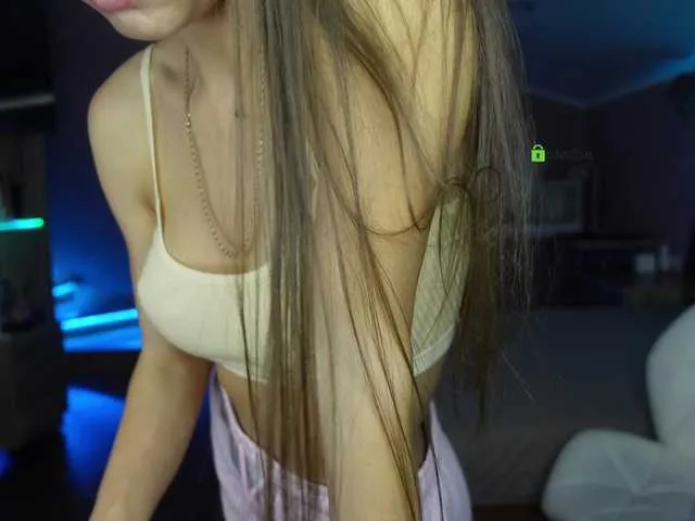 vika_loves_you – webcam model profile photo Image 15