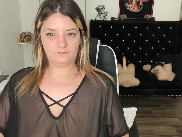 Alenkahot – webcam model profile photo Image 2