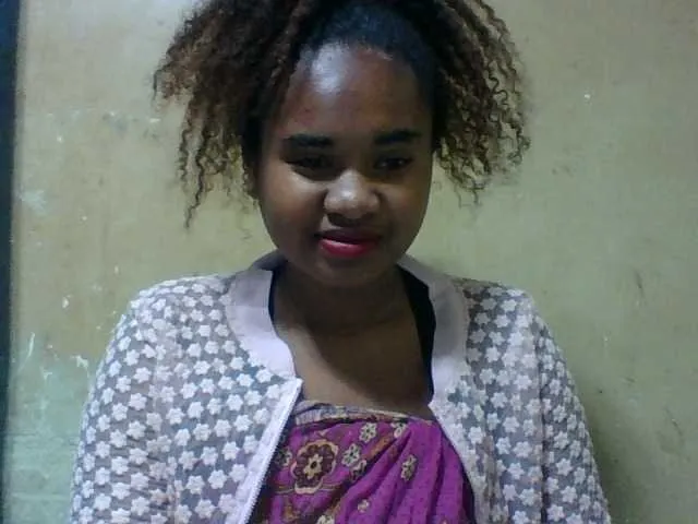 glossybabe_ – webcam model profile photo Image 4