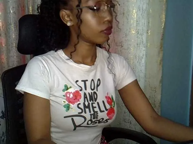 electra_hunt – webcam model profile photo Image 8